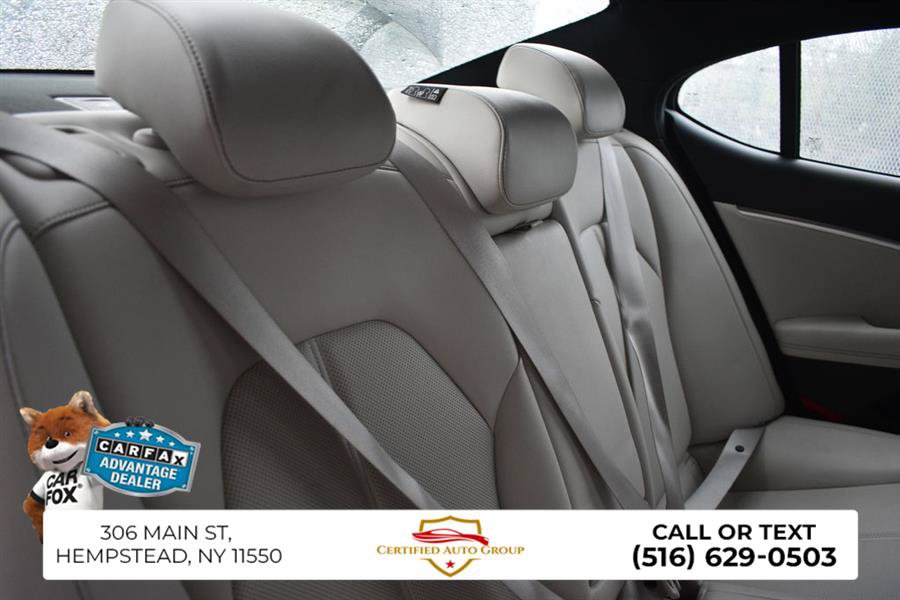 Used 2025 Genesis G70 2.5T image 25