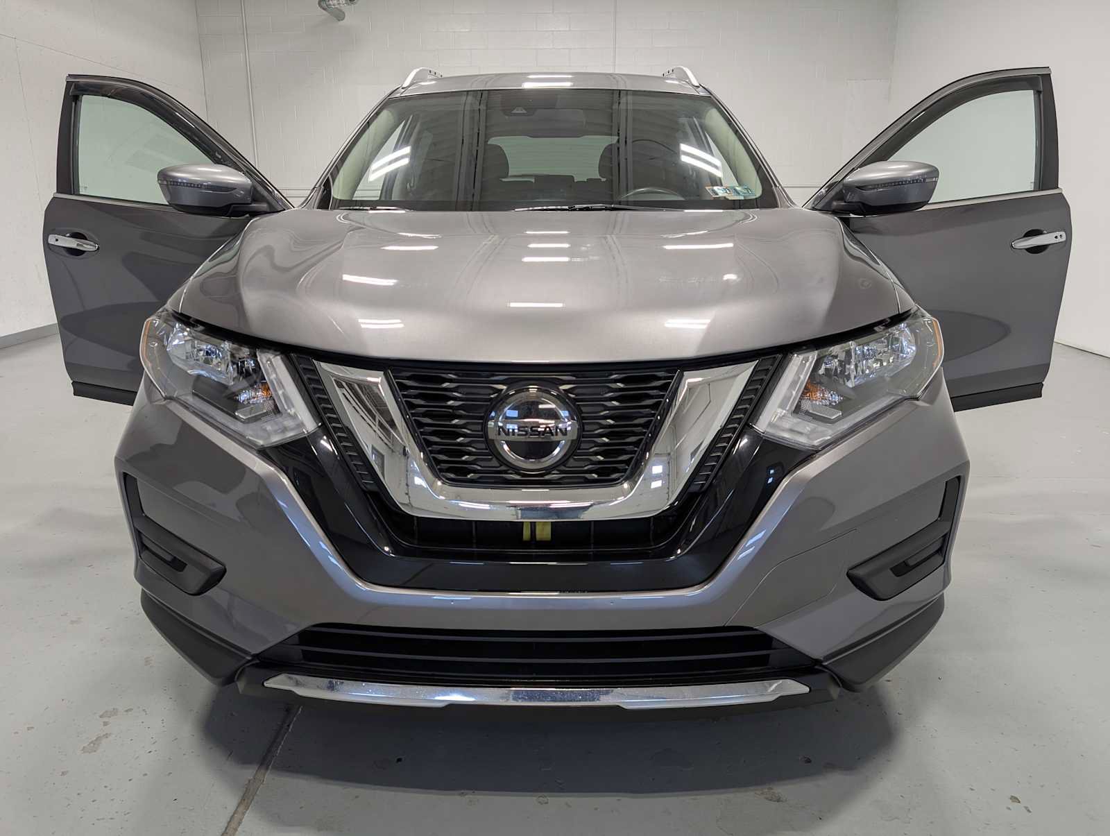 Used 2020 Nissan Rogue SV AWD/4WD image 16