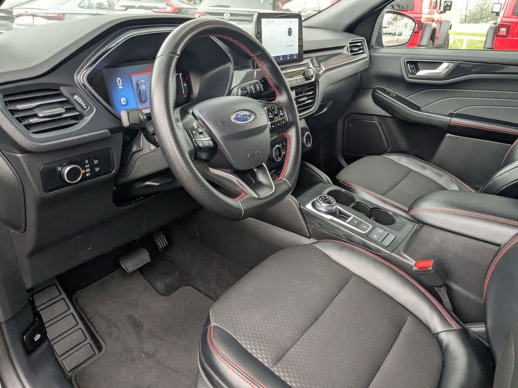 Used 2025 Ford Escape ST-Line AWD/4WD image 13