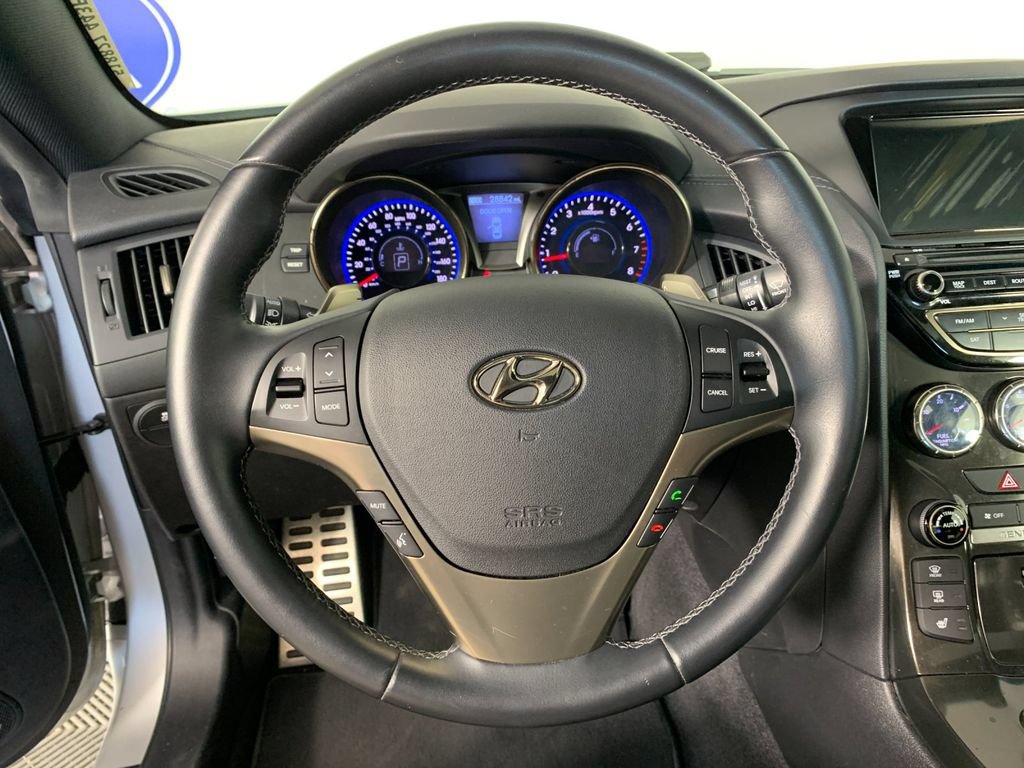 Used 2016 Hyundai Genesis Coupe 3.8 RWD image 21
