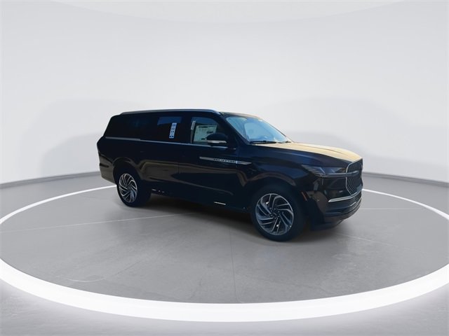 New 2025 Lincoln Navigator L Reserve image 2