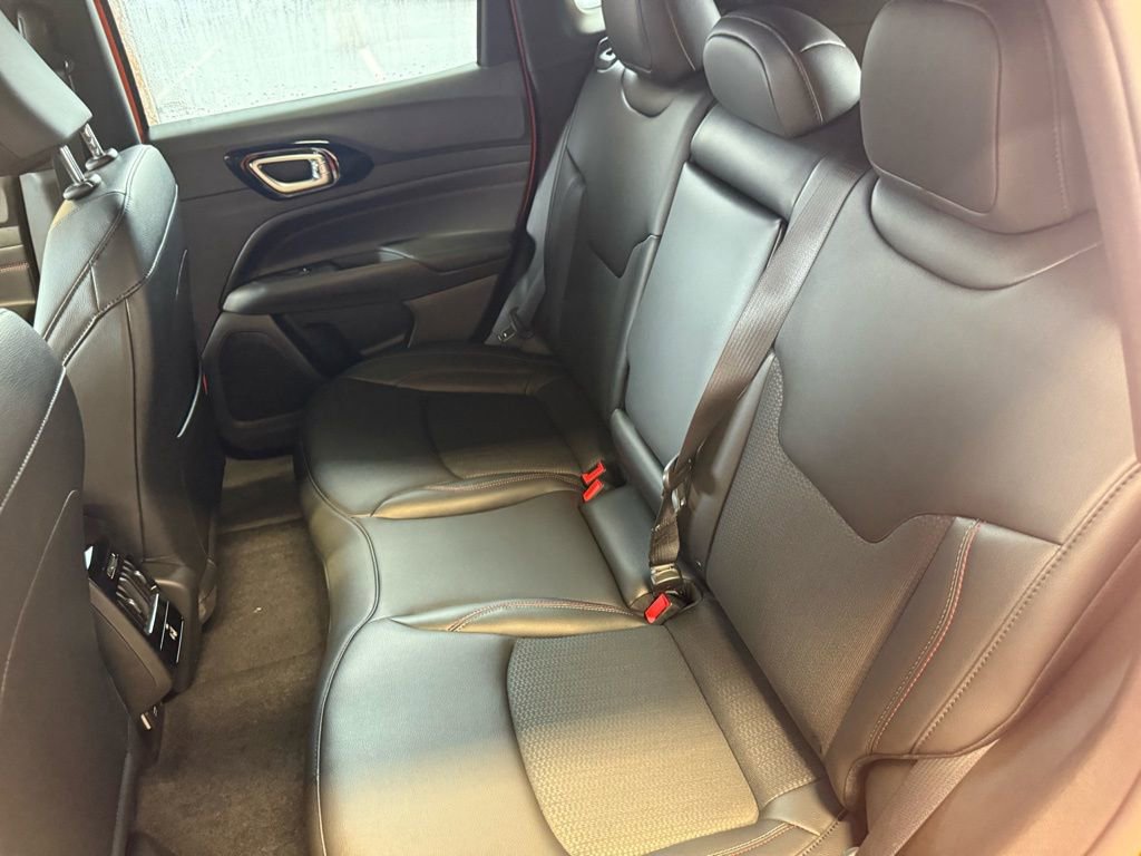 New 2026 Jeep Compass Trailhawk image 32