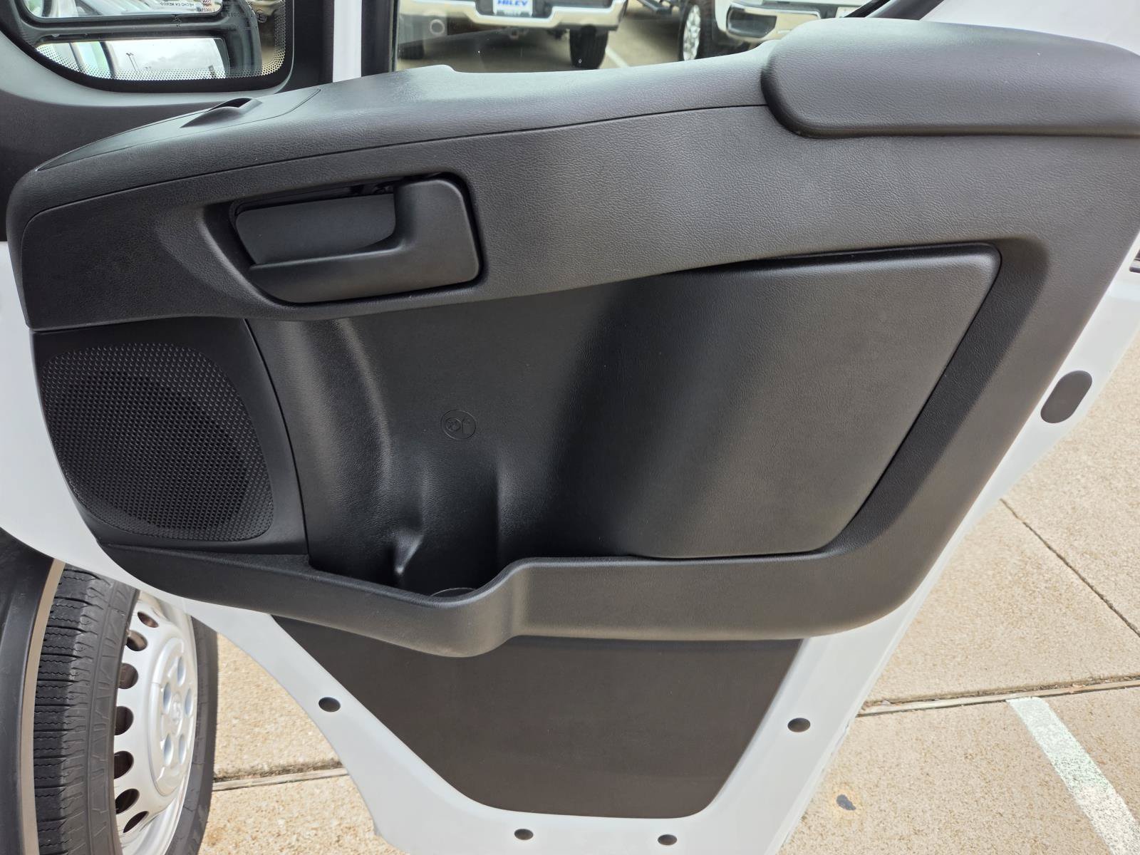 Used 2025 RAM ProMaster 2500 w/ Convenience Group FWD image 7