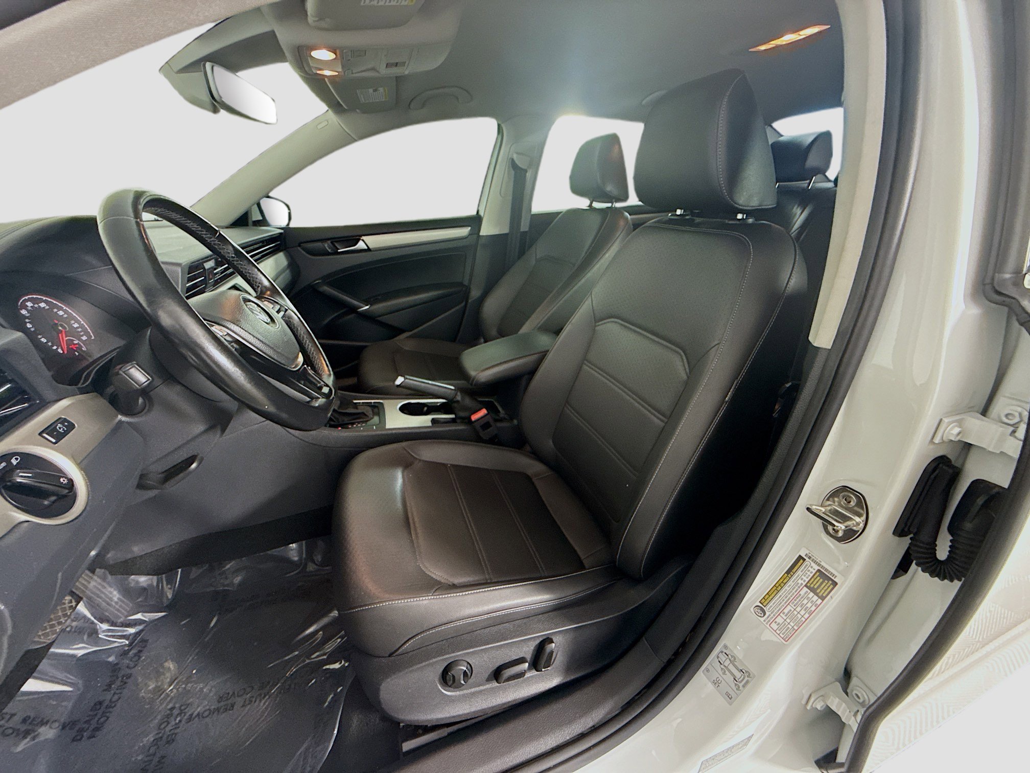 Used 2020 Volkswagen Passat 2.0T SE image 22