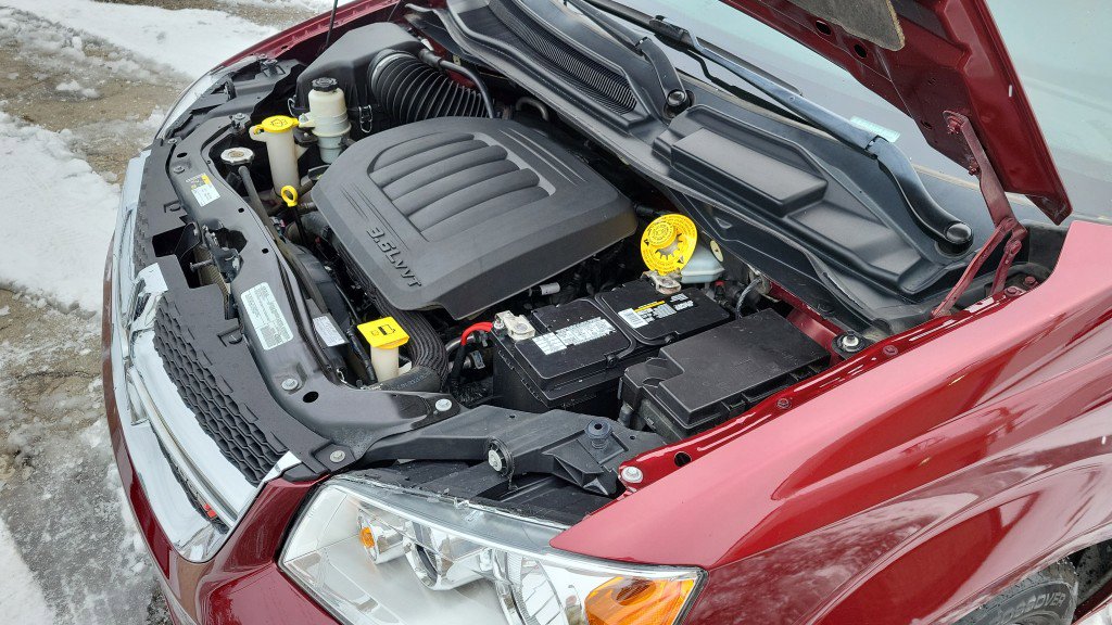 Used 2019 Dodge Grand Caravan SXT w/ Rear Park Assist Package image 40