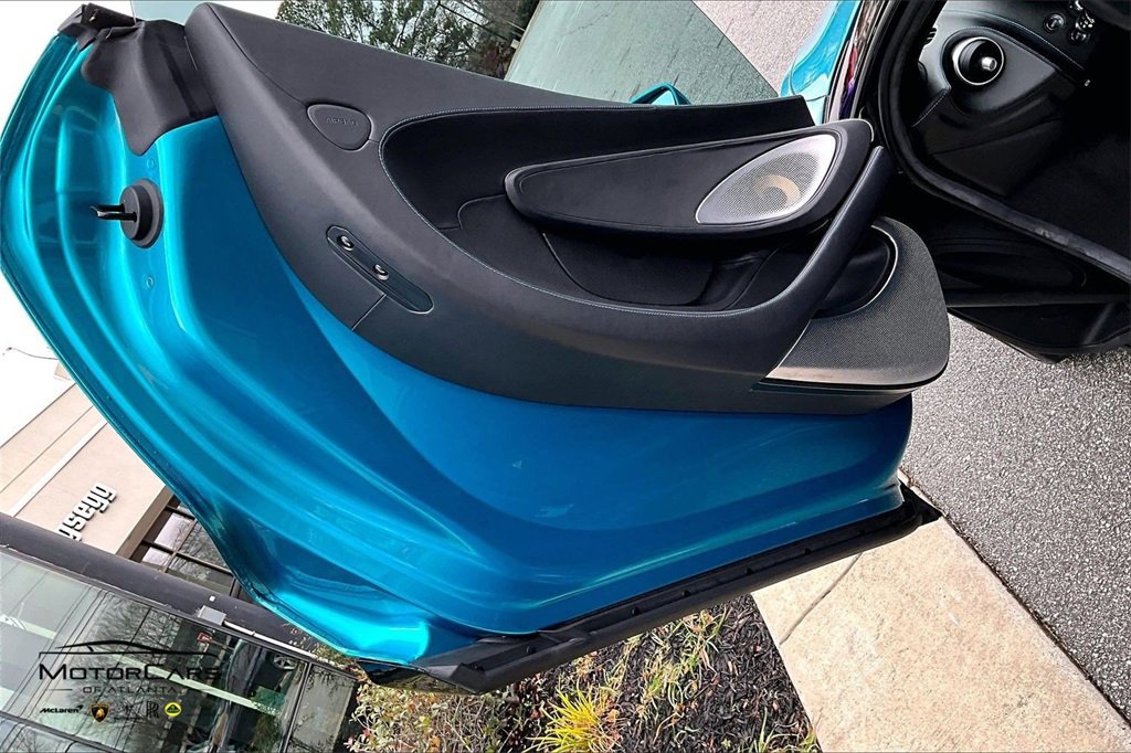 Used 2023 McLaren GT image 18