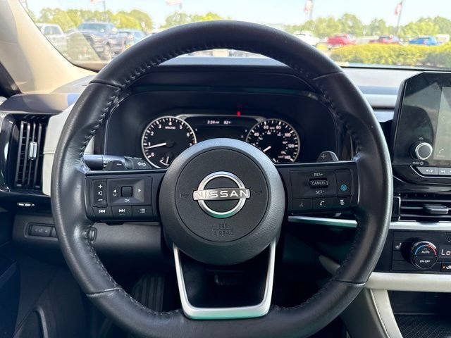 Used 2022 Nissan Pathfinder SV AWD/4WD image 10