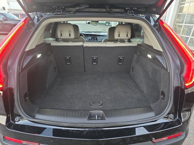 Used 2020 Cadillac XT4 Luxury w/ Cold Weather Package image 12