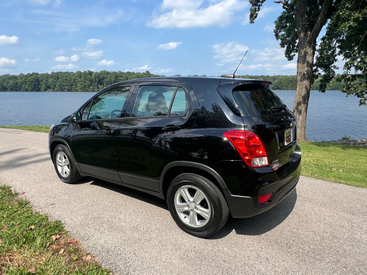 Used 2020 Chevrolet Trax LS FWD image 4