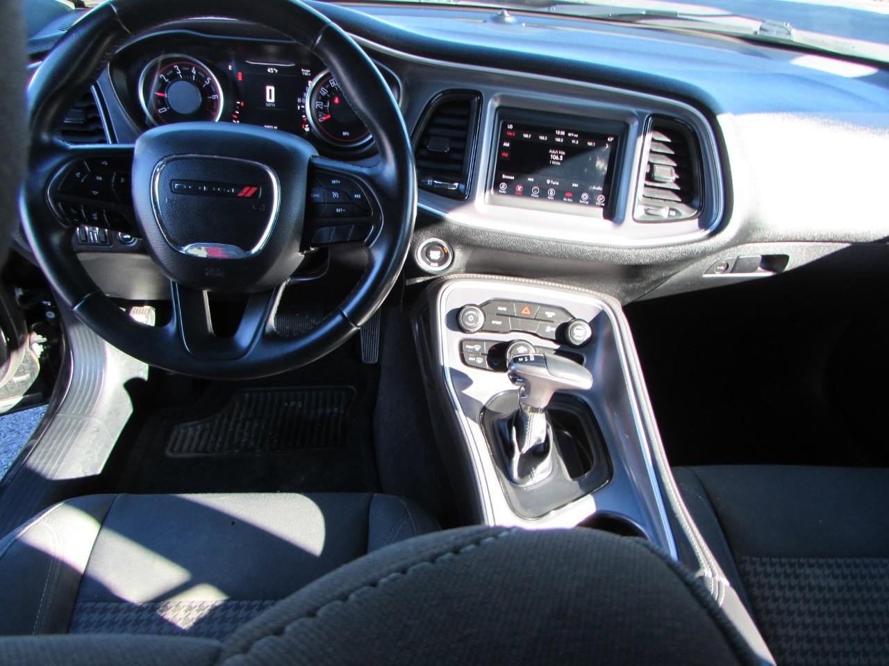 Used 2019 Dodge Challenger SXT image 22