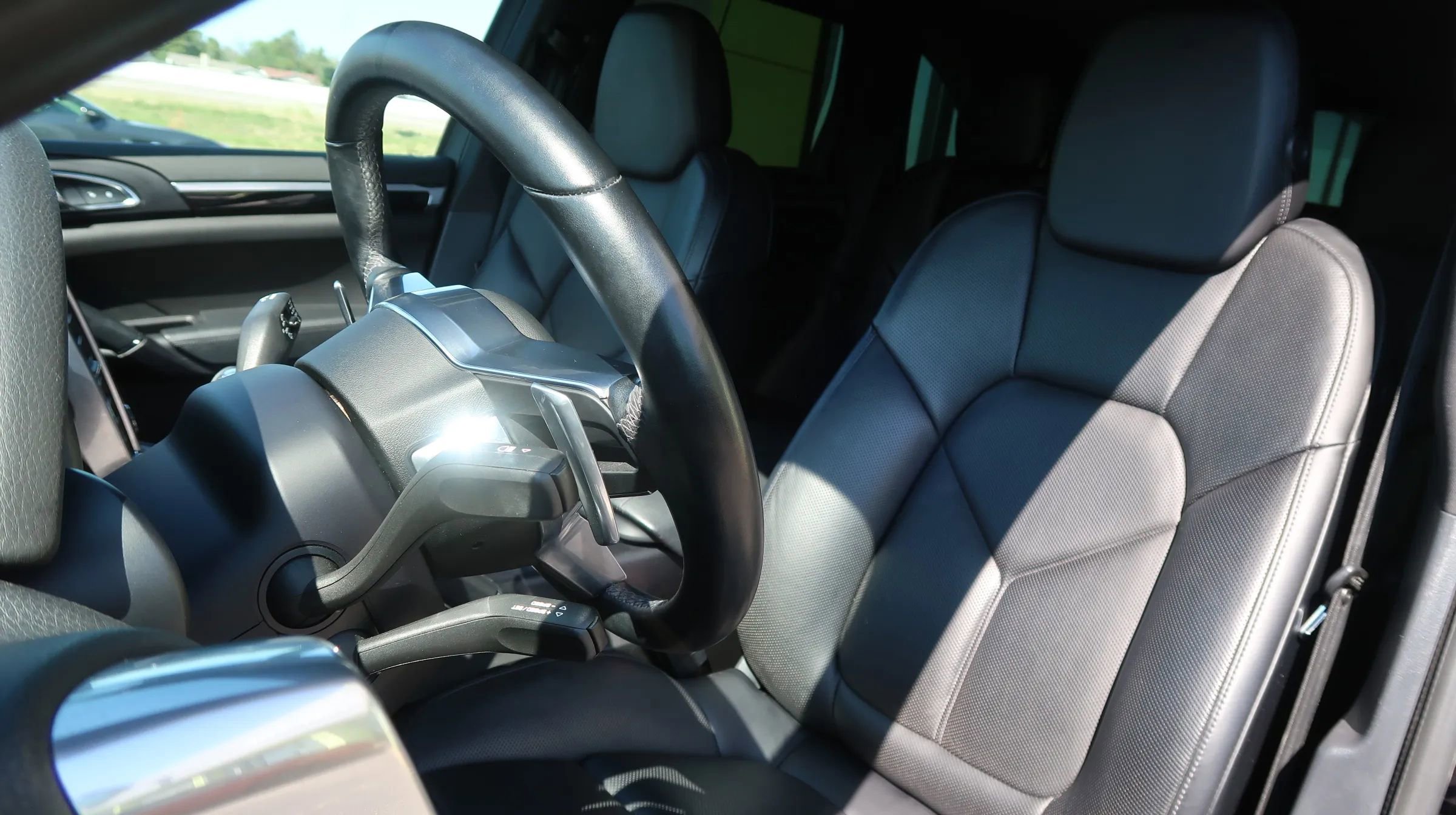 Used 2018 Porsche Cayenne S AWD/4WD image 18