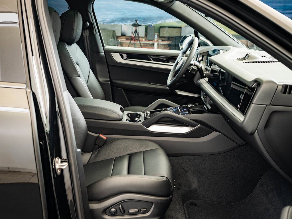 New 2026 Porsche Cayenne S image 26