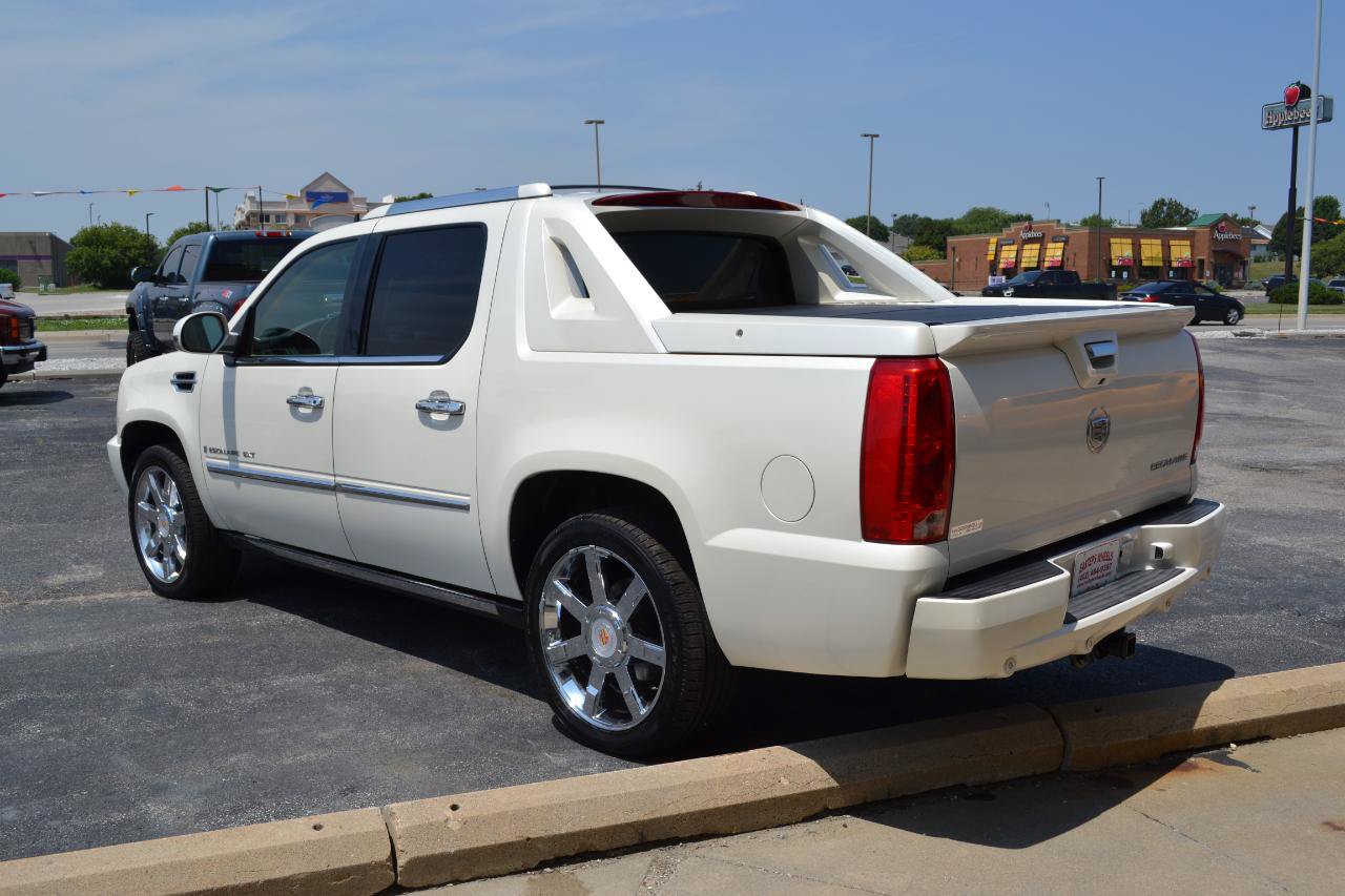 Used 2008 Cadillac Escalade EXT AWD/4WD image 5