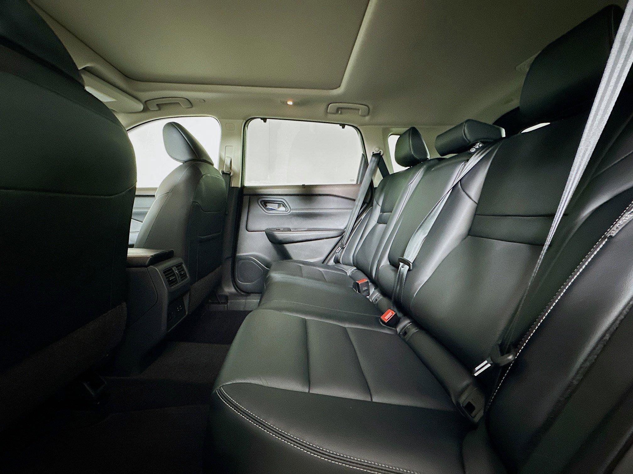 Used 2023 Nissan Rogue SL w/ SL Premium Package image 29