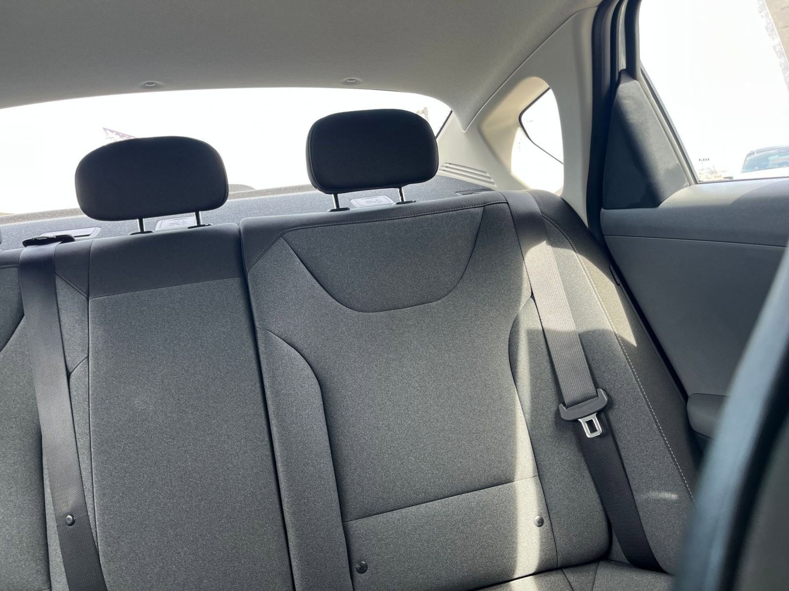 Used 2025 Kia K4 LXS image 36