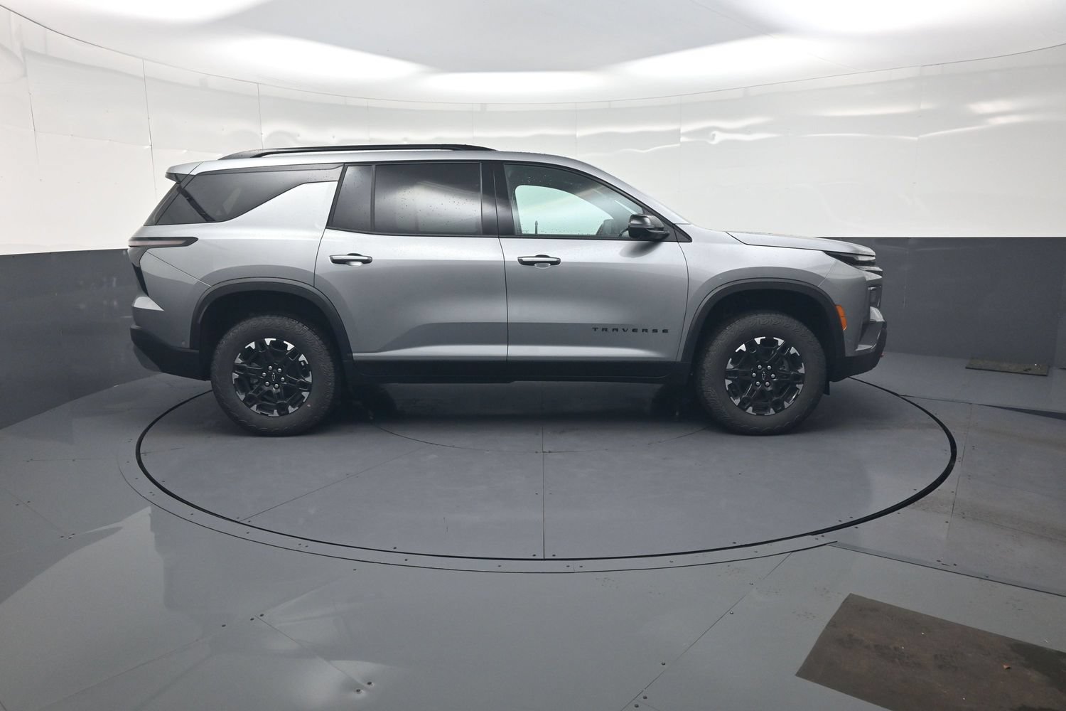 New 2027 Chevrolet Traverse Z71 w/ Enhanced Driving Package AWD/4WD image 2
