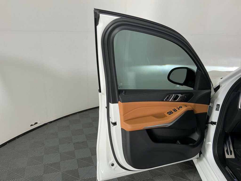 Certified 2023 BMW X5 xDrive40i w/ M Sport Package image 22