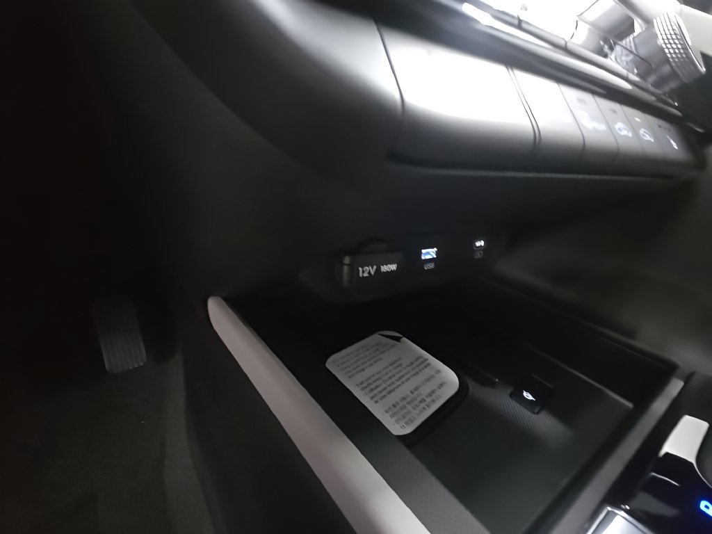 New 2026 Hyundai Elantra Limited FWD image 36