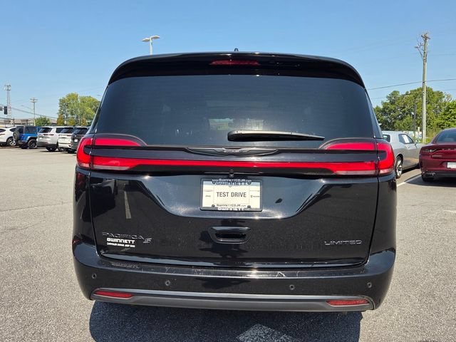 Used 2026 Chrysler Pacifica Limited w/ S Appearance Package FWD image 7