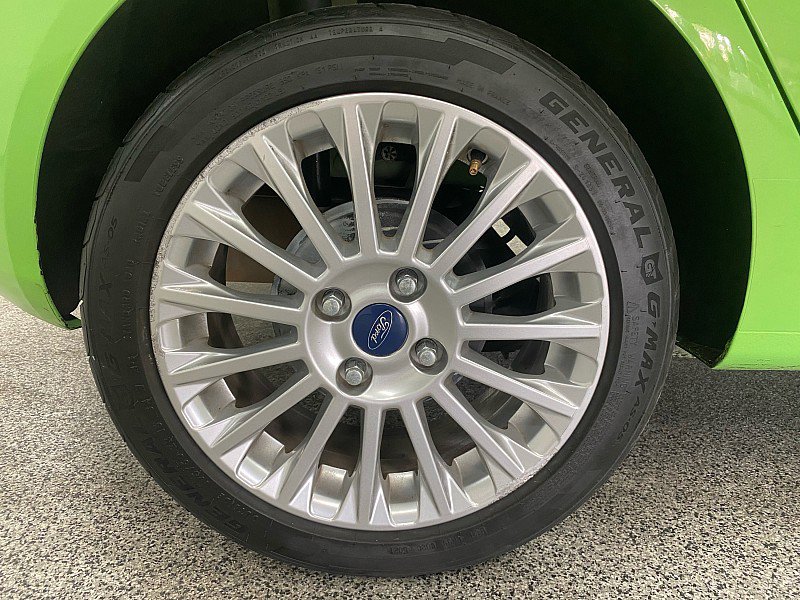Used 2014 Ford Fiesta Titanium image 25