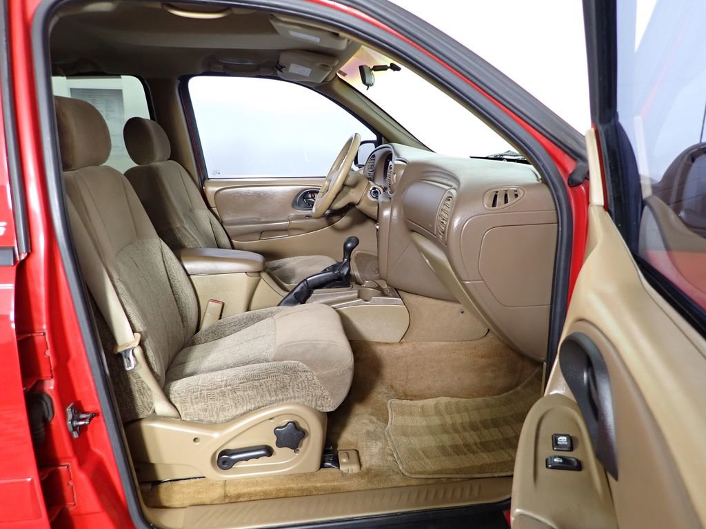 Used 2002 Chevrolet TrailBlazer LS w/ Preferred Equipment Group image 28