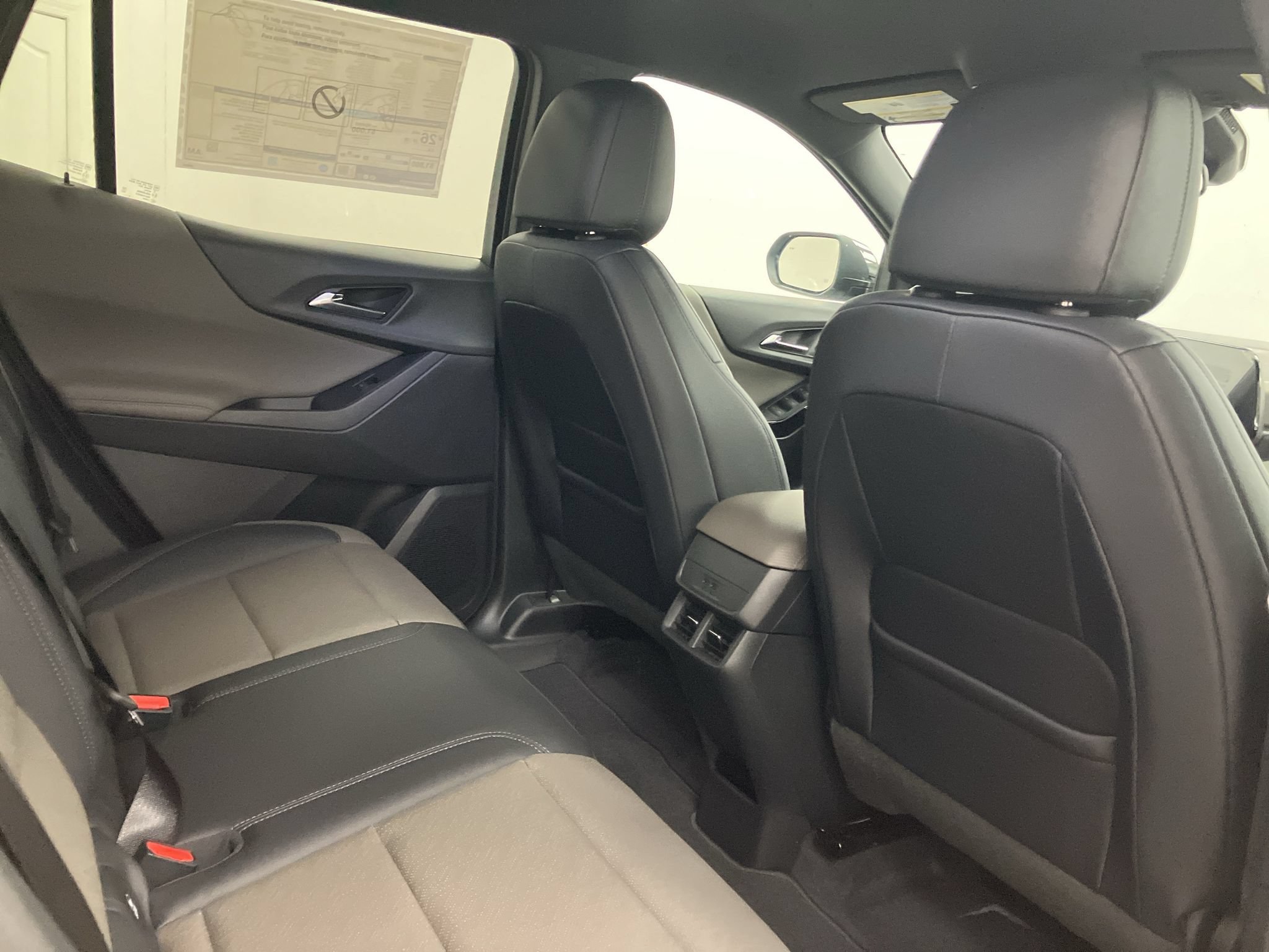 New 2027 Chevrolet Equinox LT w/ Convenience Package II AWD/4WD image 16