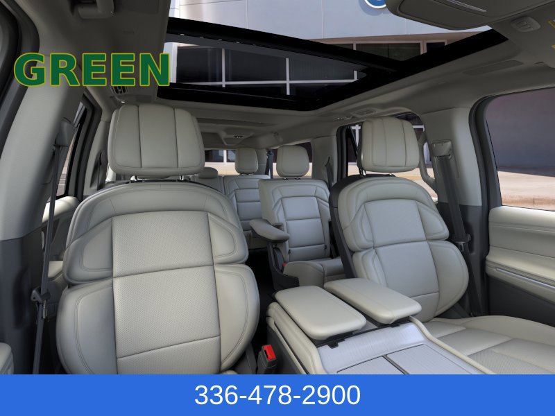 Used 2026 Lincoln Navigator L Reserve AWD/4WD image 10