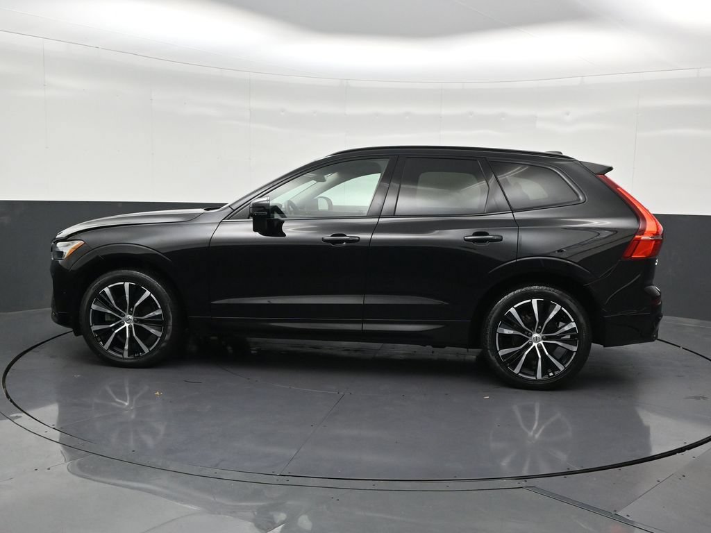 Certified 2024 Volvo XC60 B5 Plus w/ Protection Package Premier AWD/4WD image 2
