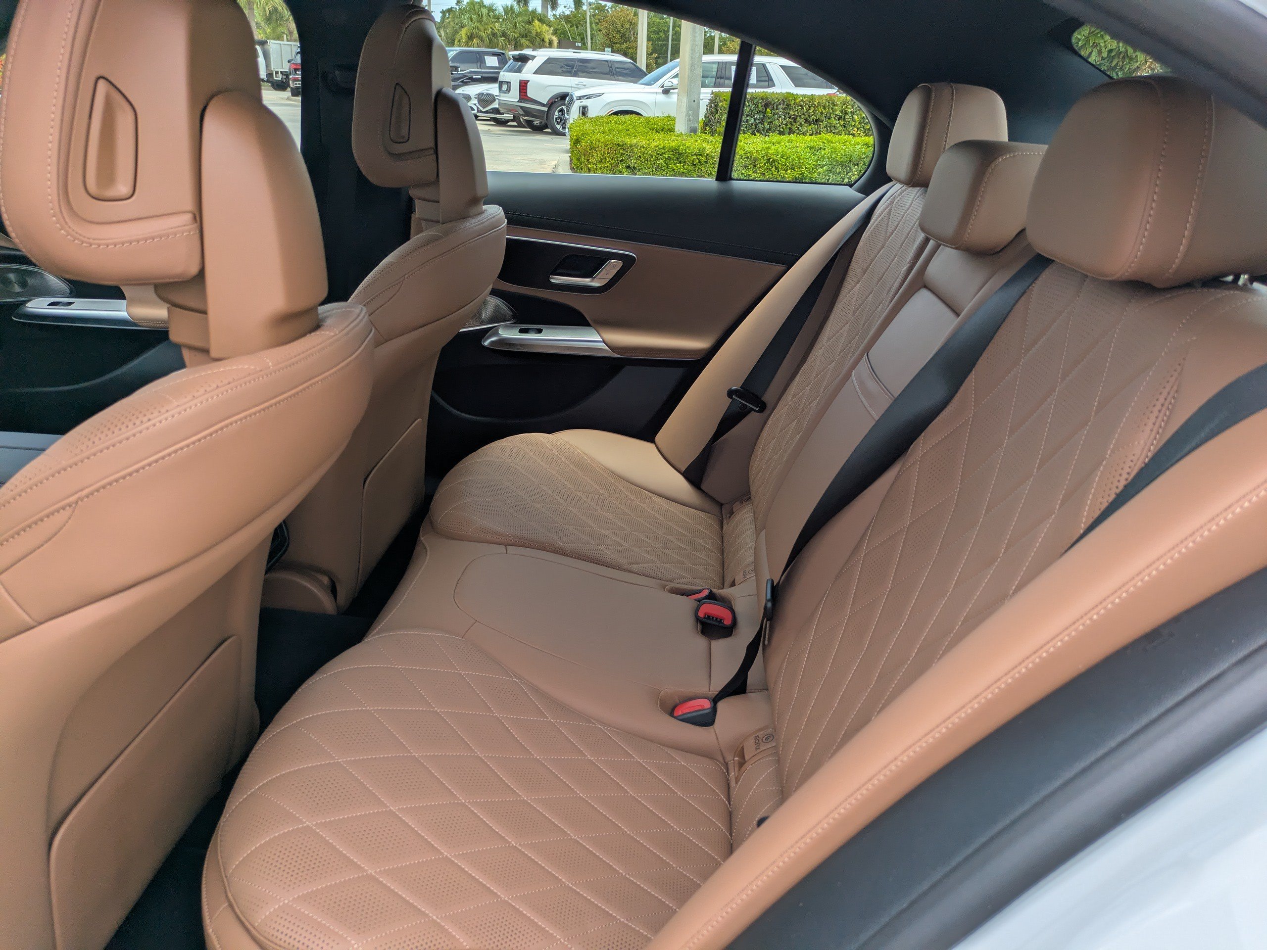 Used 2025 Mercedes-Benz E 450 4MATIC Sedan image 13