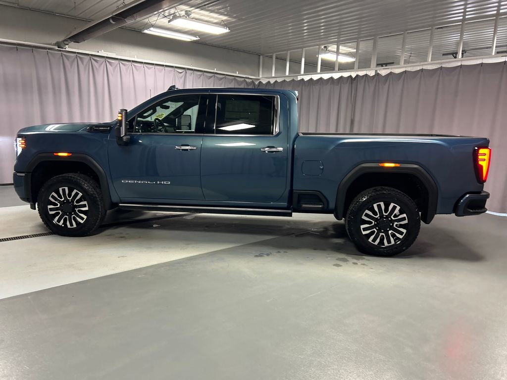 Used 2025 GMC Sierra 2500 Denali Ultimate AWD/4WD image 4