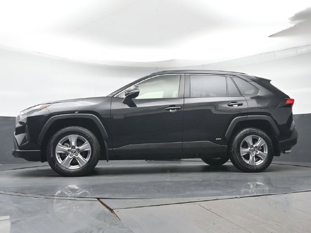Certified 2025 Toyota RAV4 XLE AWD/4WD image 29