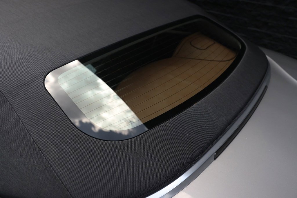 Used 2024 Aston Martin DB12 Convertible image 25