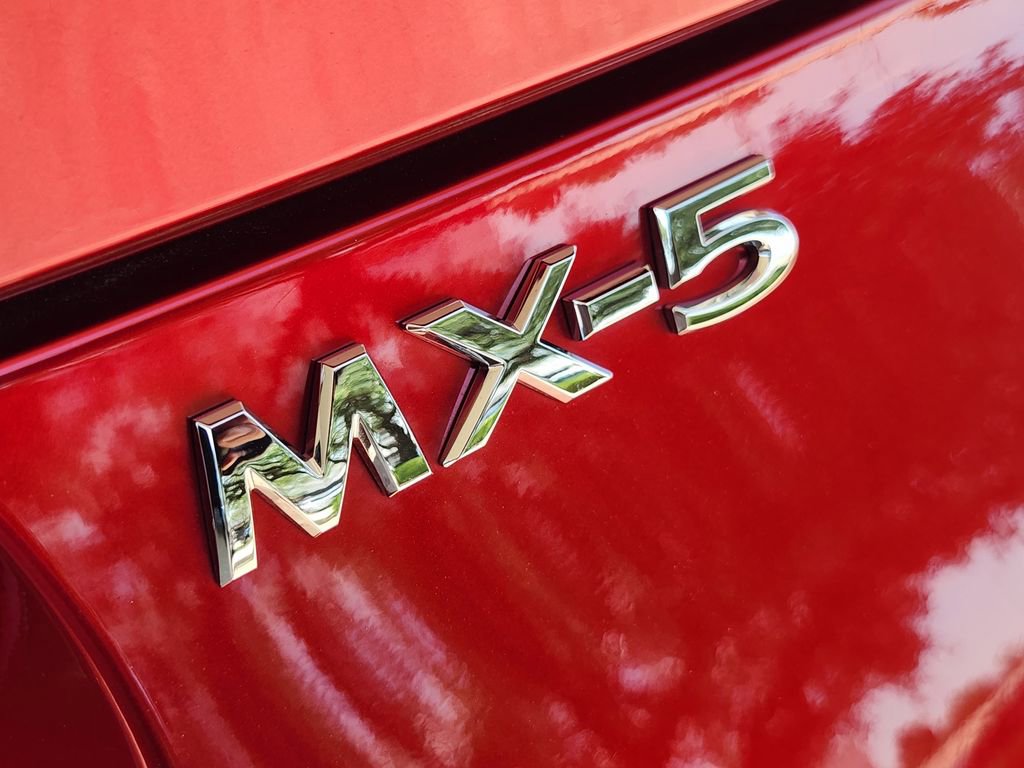 Used 2025 MAZDA MX-5 Miata RF Grand Touring RWD image 8