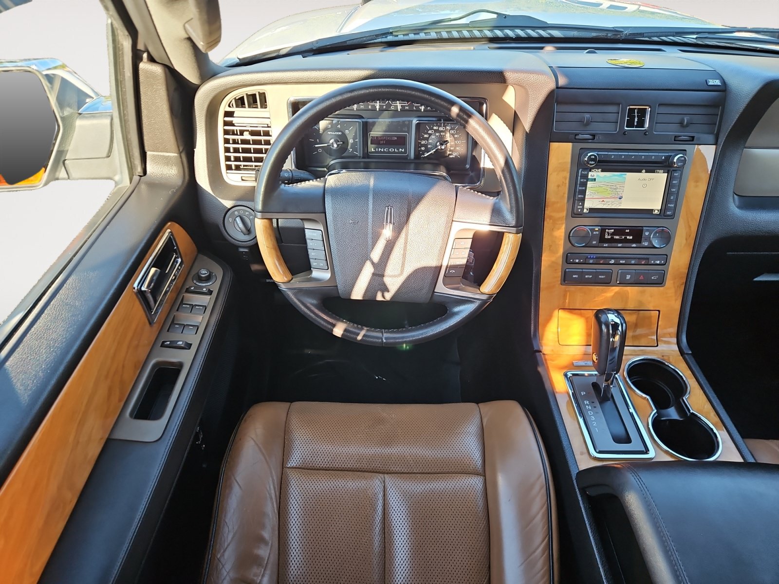 Used 2013 Lincoln Navigator 2WD image 10