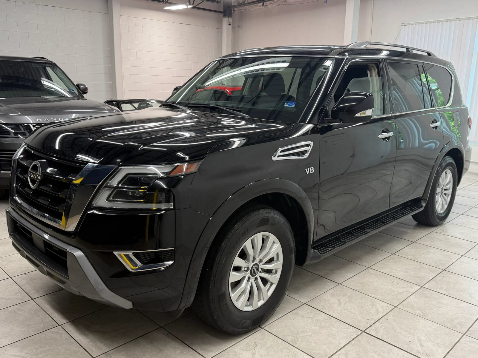Used 2021 Nissan Armada SV RWD image 3