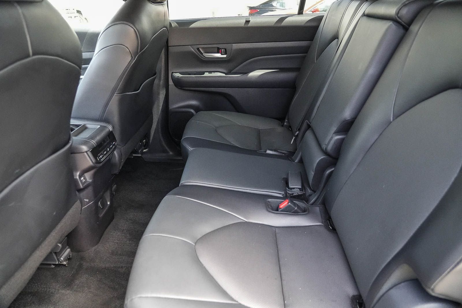 Certified 2024 Toyota Grand Highlander AWD image 18