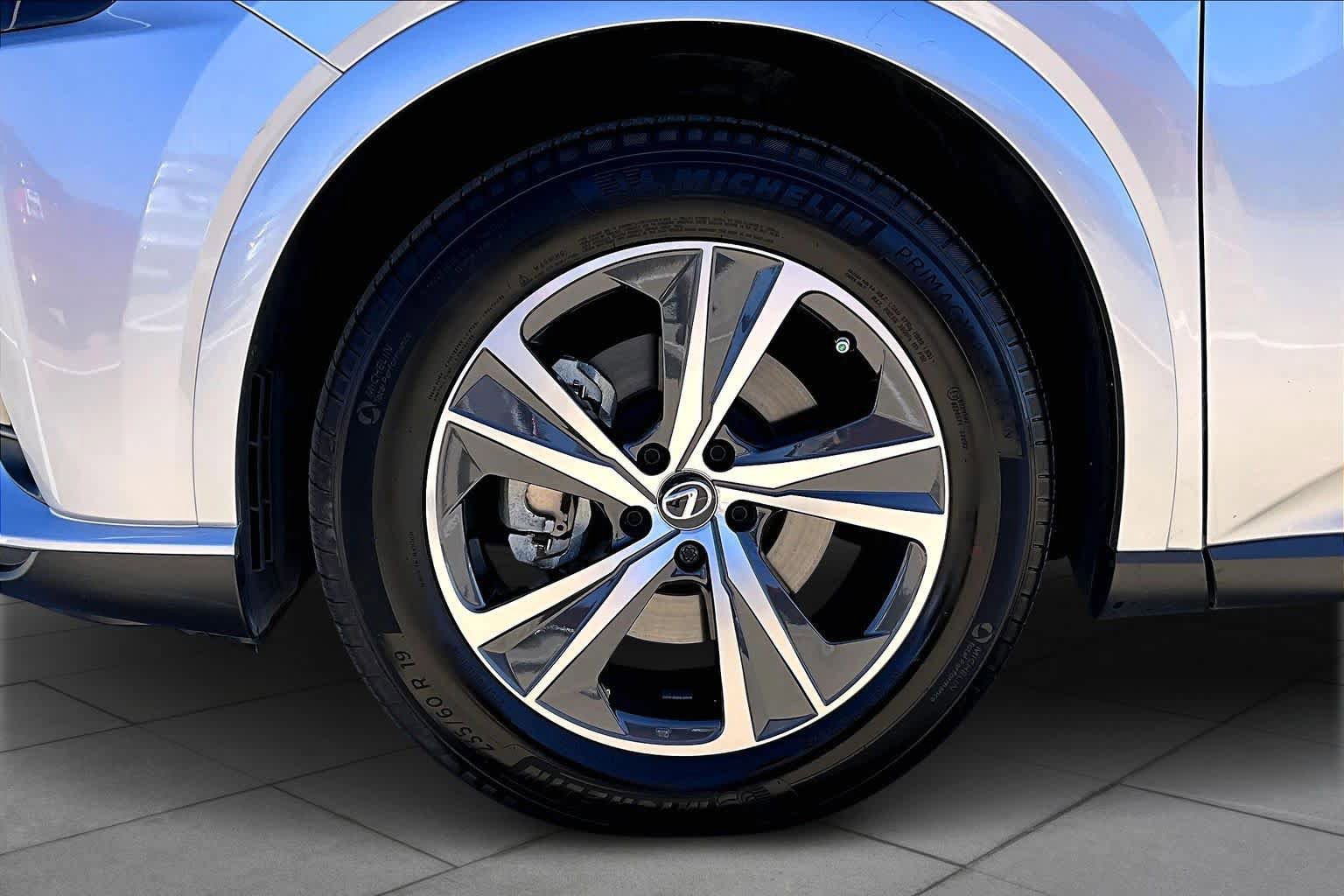 Used 2025 Lexus RX 350 FWD w/ Technology Package image 9