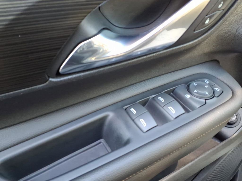 Used 2021 GMC Terrain SLT image 10