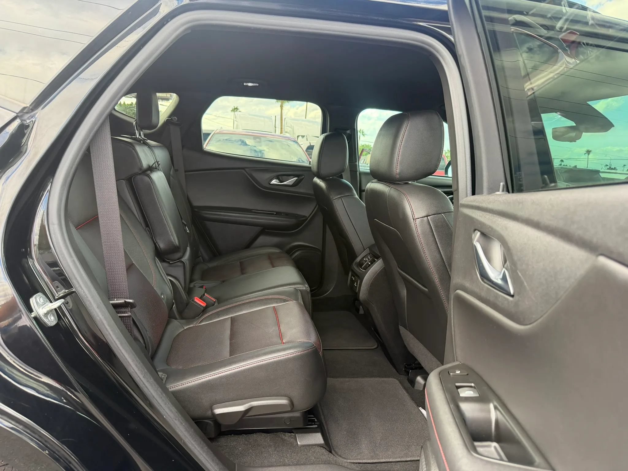 Used 2020 Chevrolet Blazer RS FWD image 28
