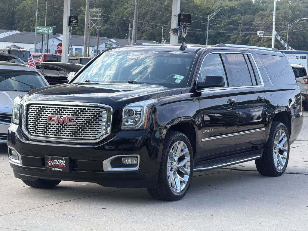 Used 2017 GMC Yukon XL Denali w/ Open Road Package AWD/4WD image 3