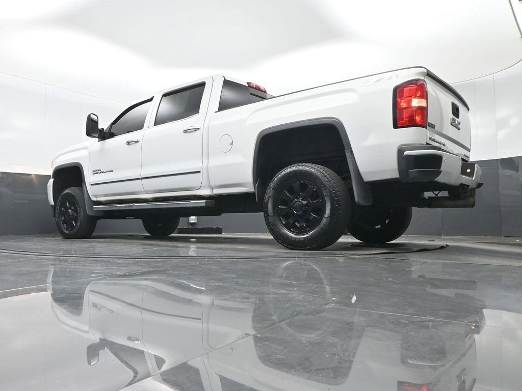 Used 2015 GMC Sierra 3500 Denali w/ Duramax Plus Package image 28