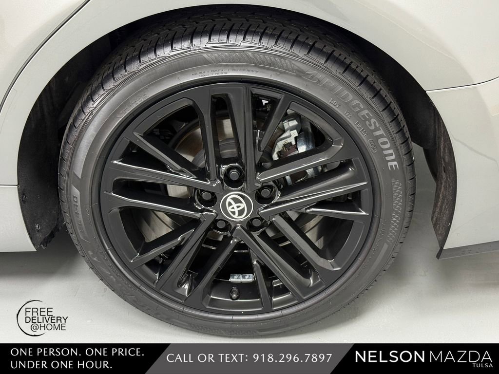 Used 2025 Toyota Camry SE w/ Convenience Package FWD image 12