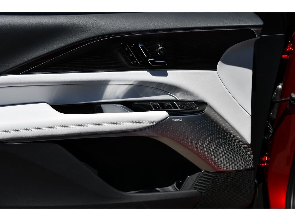 Certified 2024 Cadillac Lyriq Sport AWD/4WD image 24
