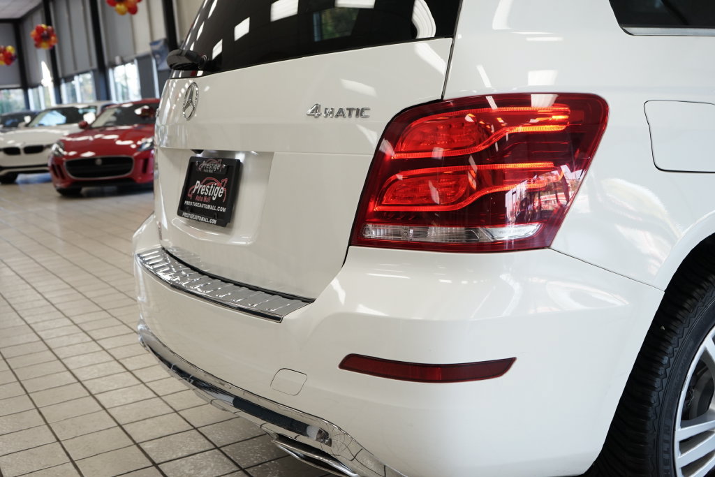 Used 2015 Mercedes-Benz GLK 350 4MATIC image 16
