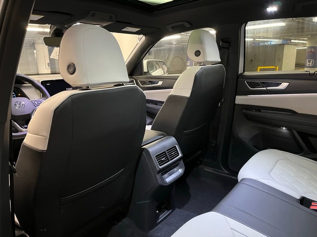 New 2026 Volkswagen Atlas Cross Sport SEL Premium R-Line image 23