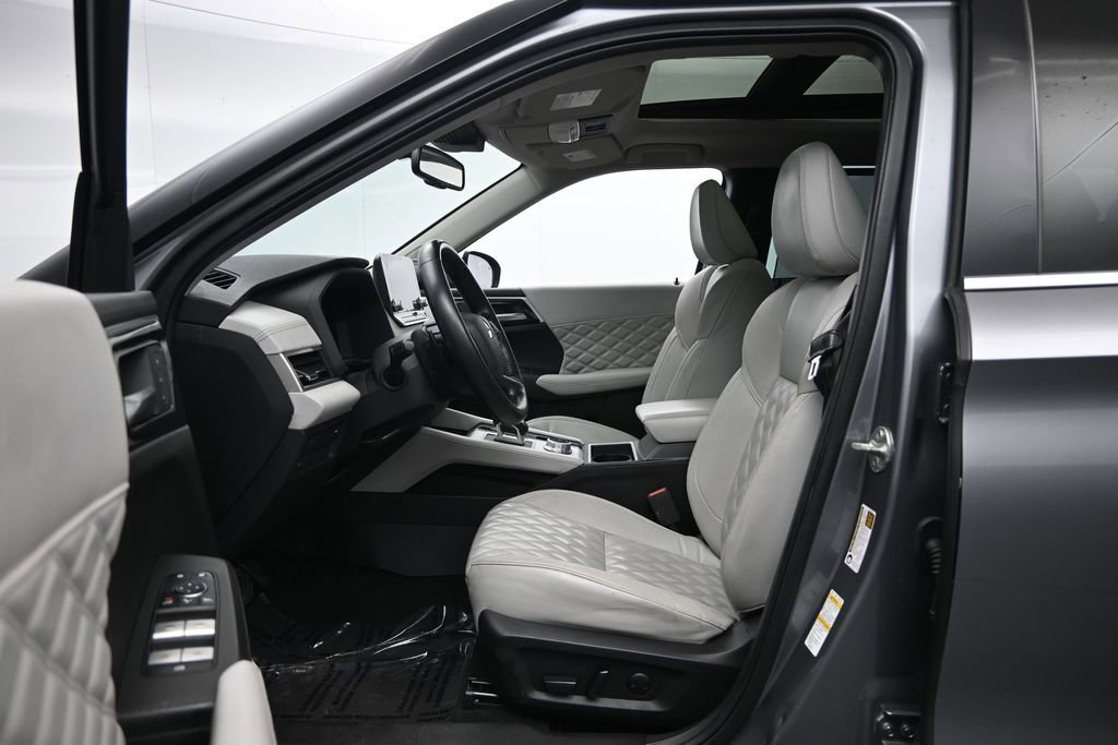 Used 2023 Mitsubishi Outlander SEL AWD/4WD image 24