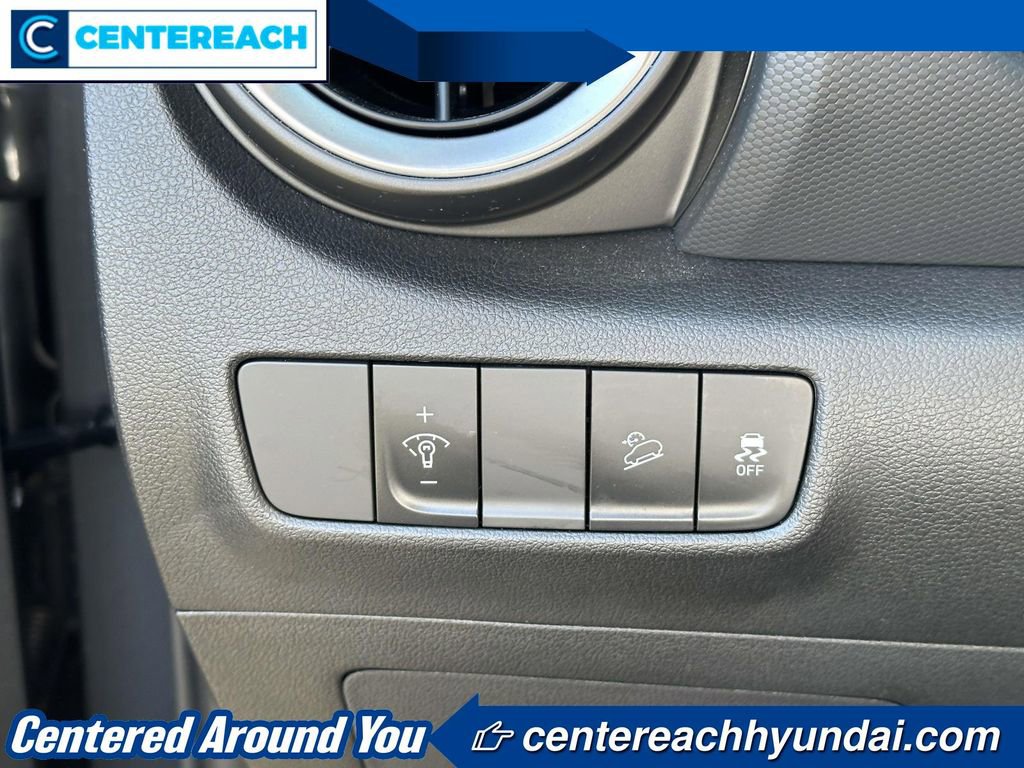Used 2023 Hyundai Kona SEL AWD/4WD image 18