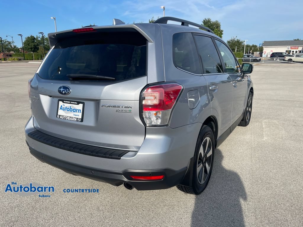 Used 2017 Subaru Forester 2.5i Limited AWD/4WD image 5