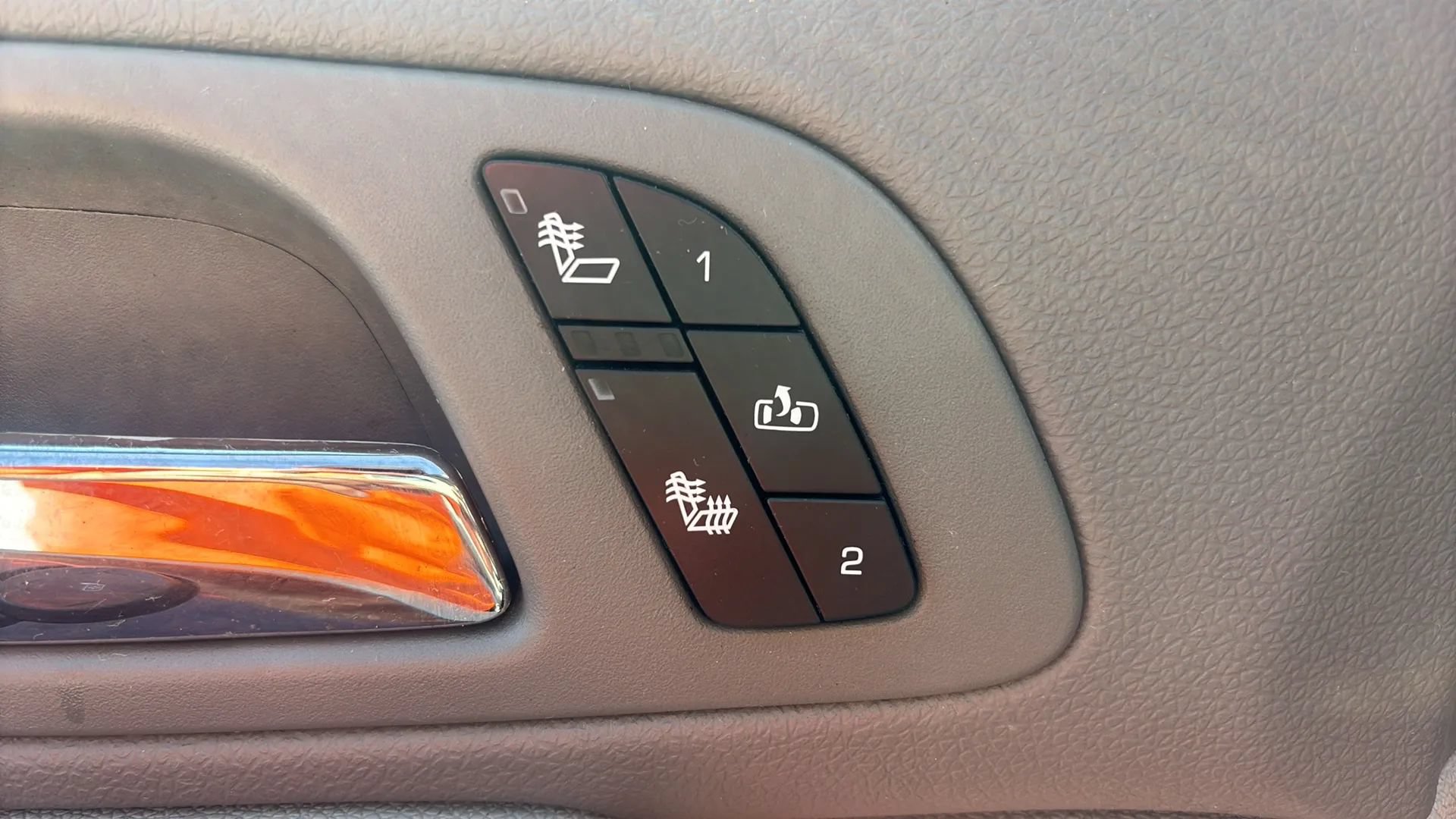 Used 2007 Chevrolet Avalanche LTZ w/ LTZ Preferred Equipment Group AWD/4WD image 21