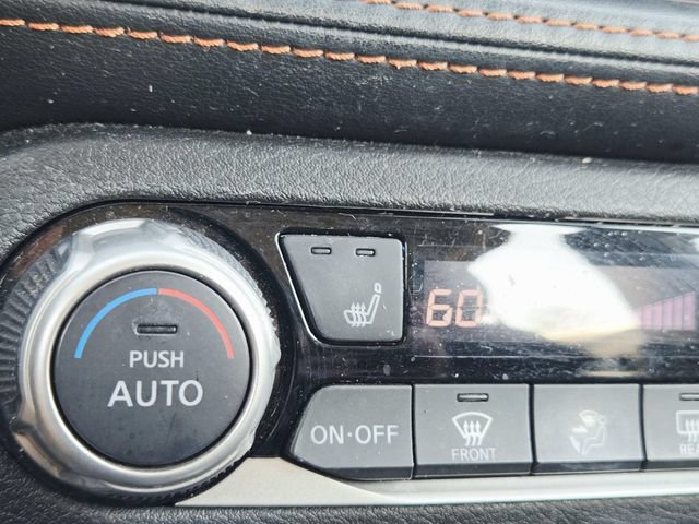 Used 2019 Nissan Kicks SR w/ SR Premium Package FWD image 17